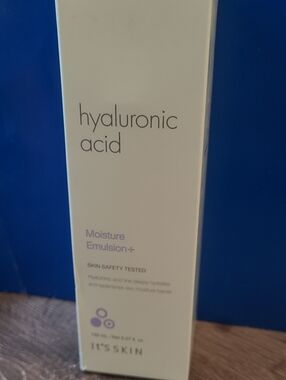 It's Skin Hyaluronic Acid Moisture Emulsion+  150ml/5.7 Fl oz